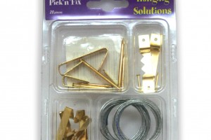 Picture frame hanging kit